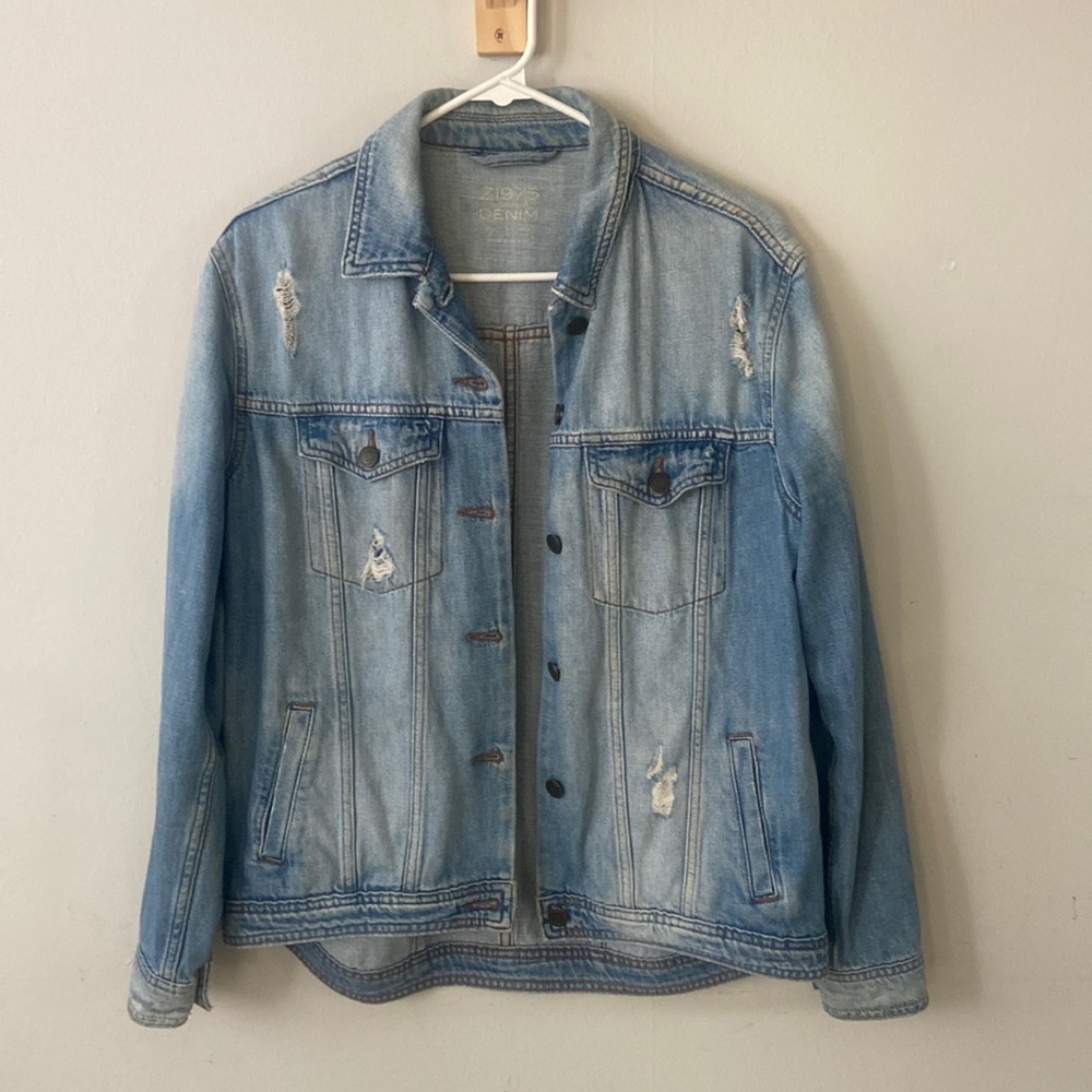 Zara Z1975 Women’s denim jacket (medium)